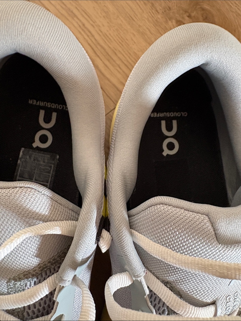 EUC On Clouds shoes- Size 9.5 - Picture 3 of 5